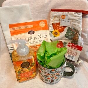 Autumn Kitchen Gift Set with Mug and Hand Soap